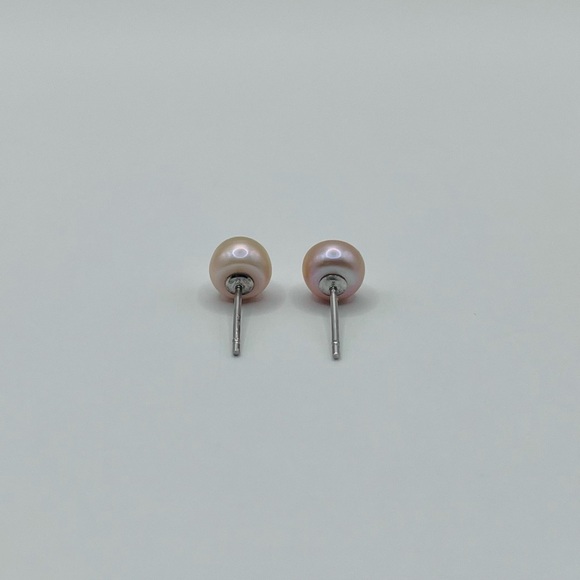 South Sea Pearl Button Earrings - Picture 4 of 4